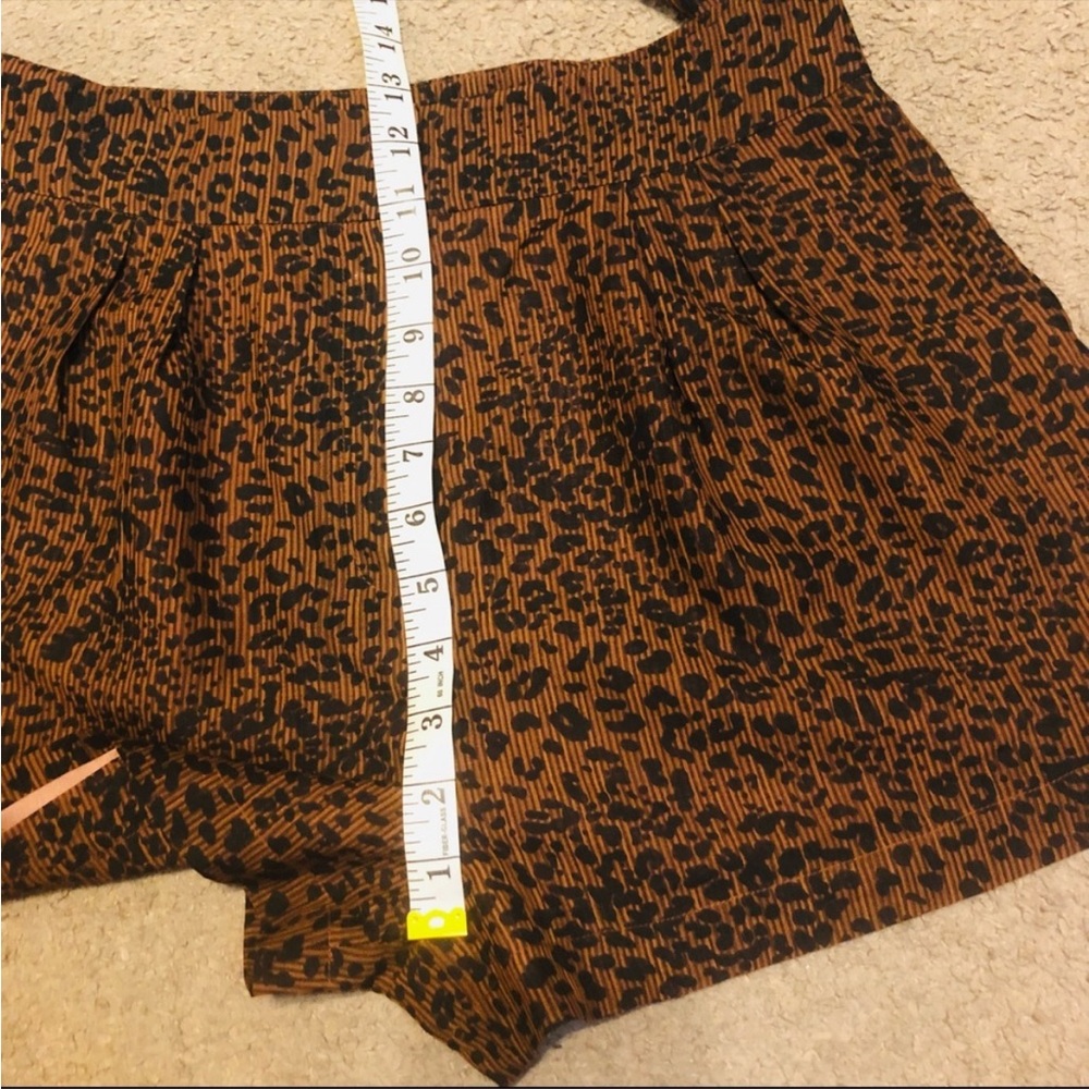 Majorelle Kimberly shorts in leopard - Picture 3 of 10